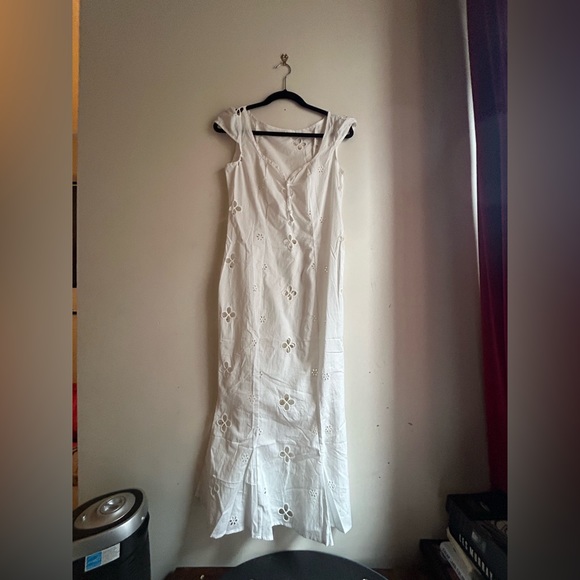 White eyelet dress - Picture 6 of 8